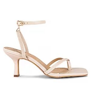 Lara Heel in Nude
superdown